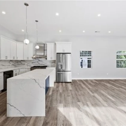 sdaiotsya-v-arendu-prostorniy-adu-v-reseda-ca-vse-kommunalynie-vklyucheni-photo