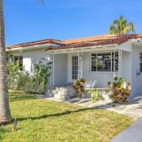 main-photo-krasivo-meblirovanniy-dom-s-tr