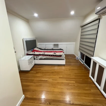 sdaiotsya-komnata-v-nyyu-yorke-queens-fresh-meadows-photo