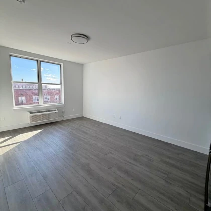 1-bed-1-bath-apartment-8-photo