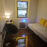 main-photo-sdaetsya-komnata-devushke-ili-zhe