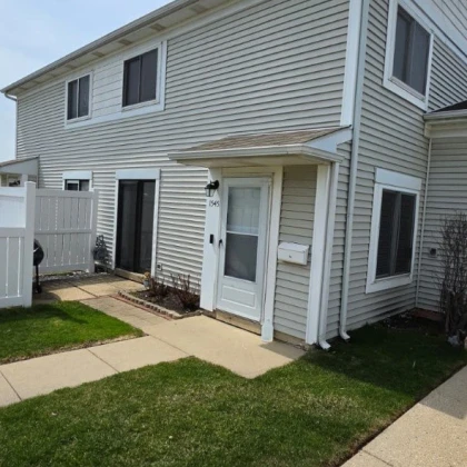 sdaiotsya-taunhaus-2-spalyni-1-vannaya-photo