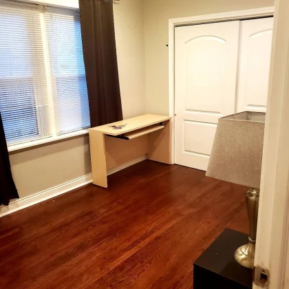 sdaetsya-komnata-v-2h-bedrumnom-apartamente-photo