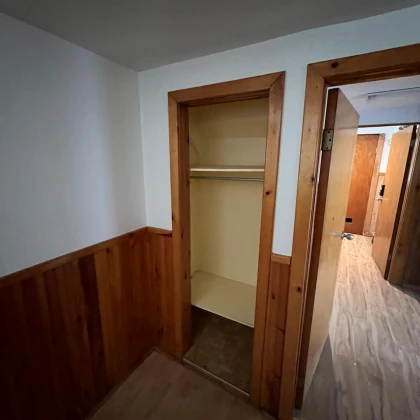 sdaetsya-2-bedroom-basement-photo