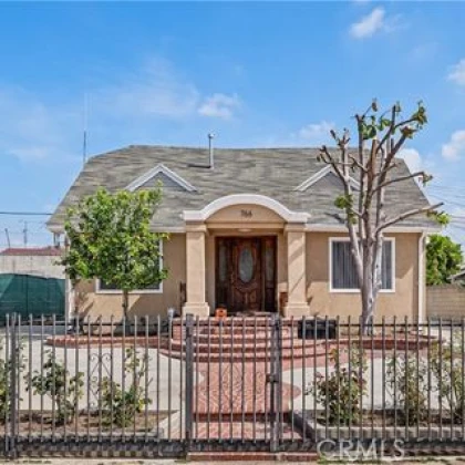 sdaiotsya-3-bedroom-dom-v-los-angeles-photo