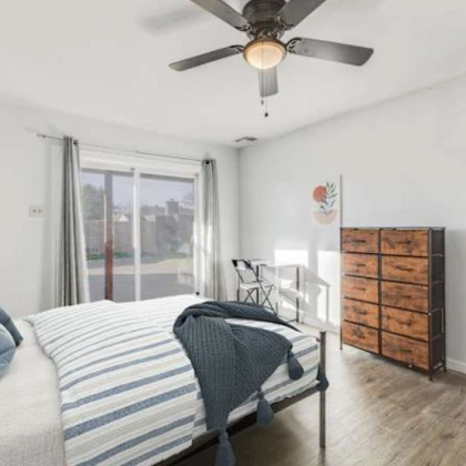 meblirovannie-komnati-v-rowlet-photo