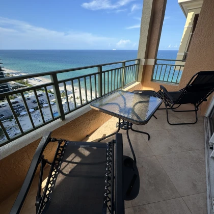 penthaus-v-hallandeyl-bich-per-photo