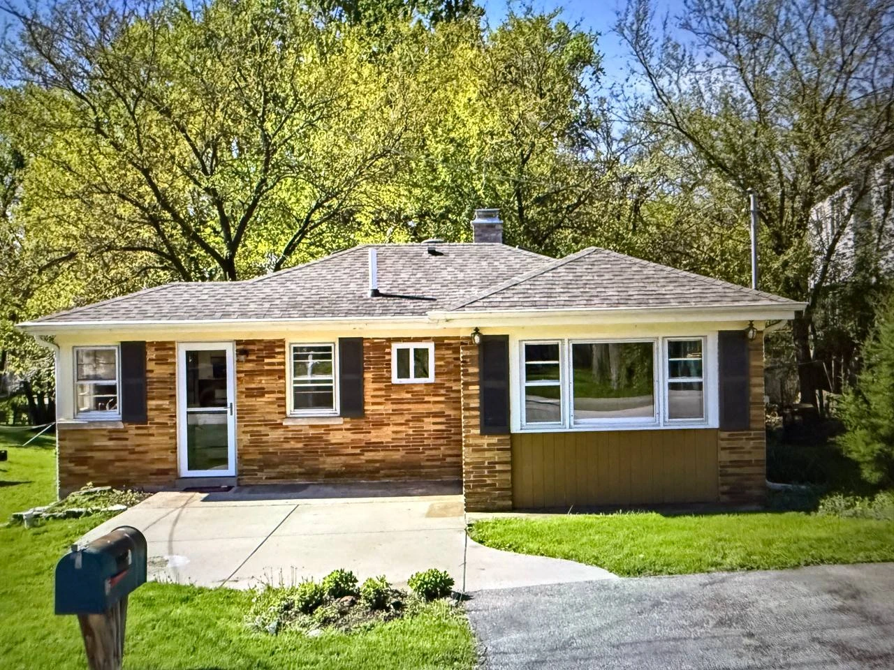Lake Zurich single-family home