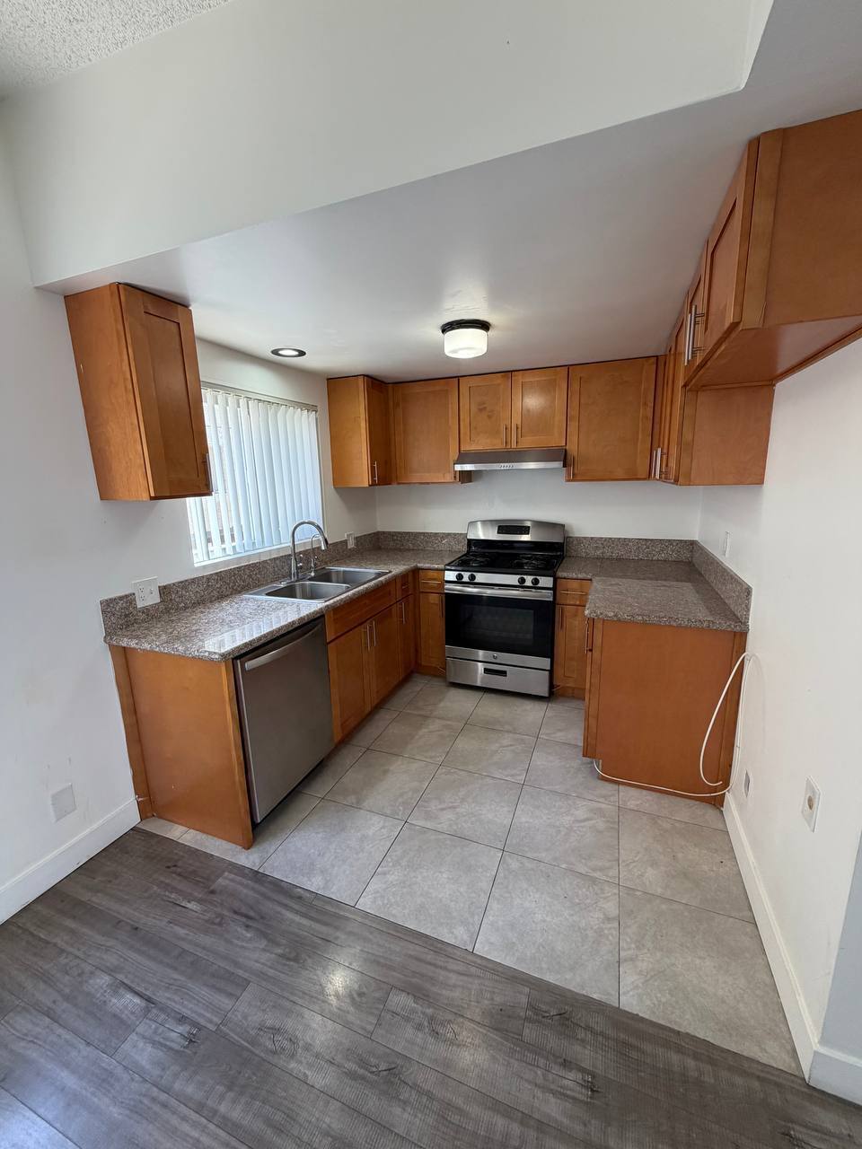 2BD, 1.5BA квартира. Глендейл. Договір із власником - Фотографія 2
