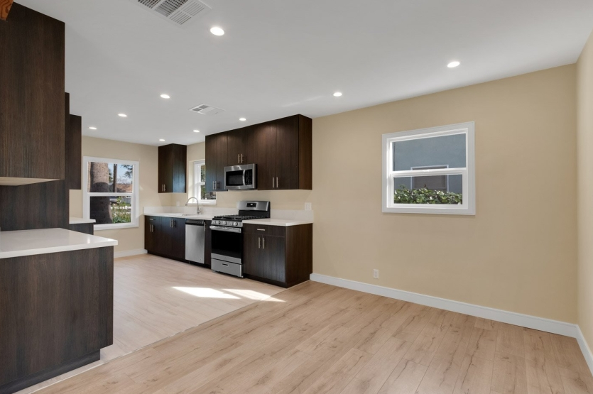 Newly remodeled house for rent - Van Nuys, CA - Фото 4