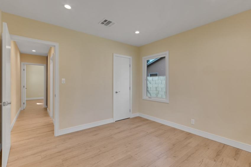Newly remodeled house for rent - Van Nuys, CA - Фото 8