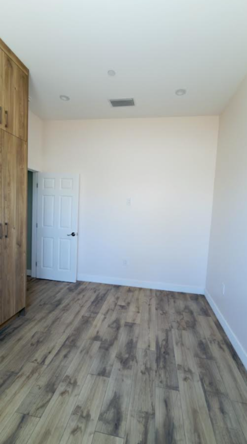 A New House for Rent - NORTH HILLS, CA - Фото 4