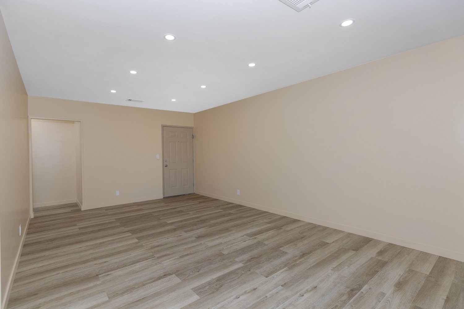1BD, 1BA квартира с ГАРАЖОМ - Фото 3