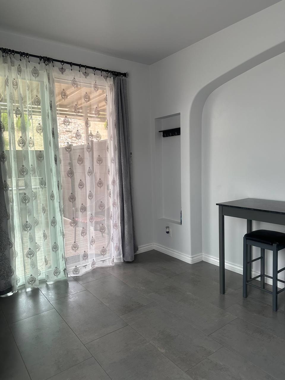 Абсолютно нова студія-back house - Фотографія 8