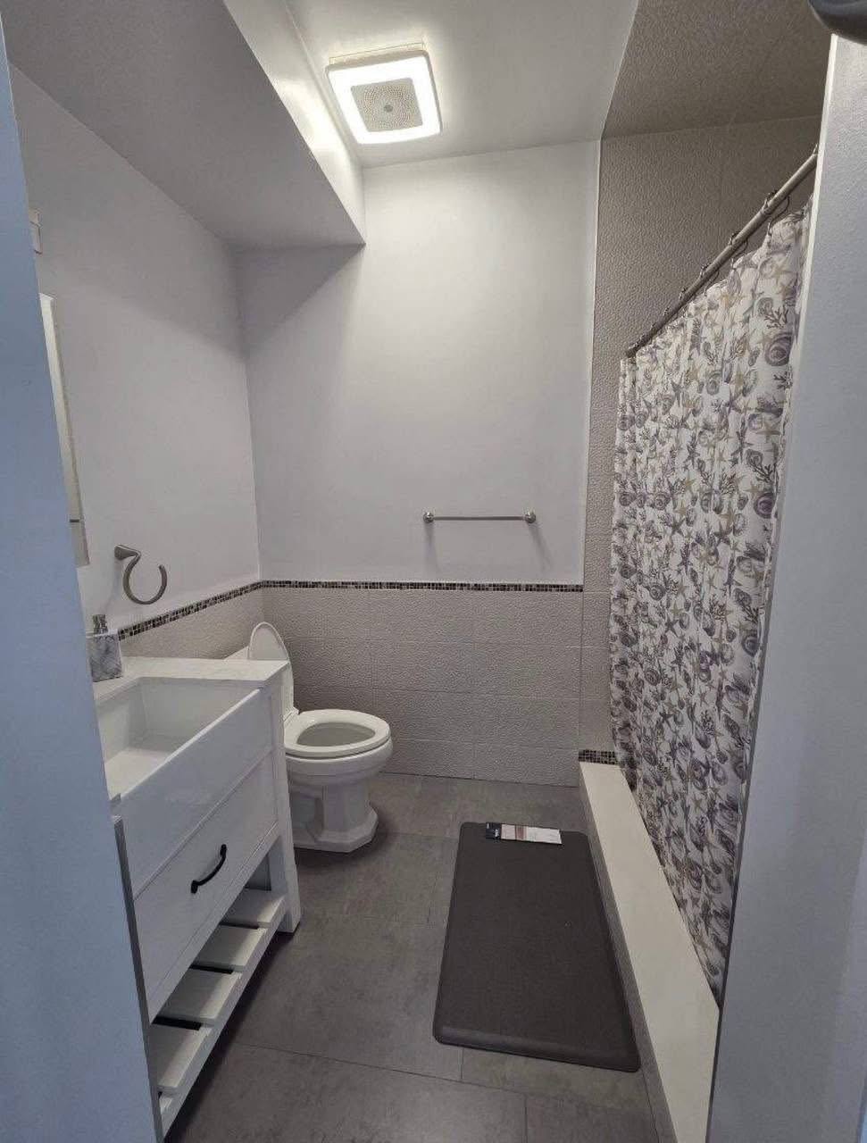 Абсолютно нова студія-back house - Фотографія 6