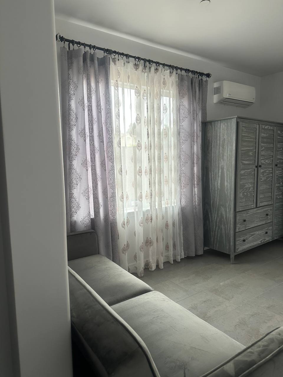 Абсолютно нова студія-back house - Фотографія 3