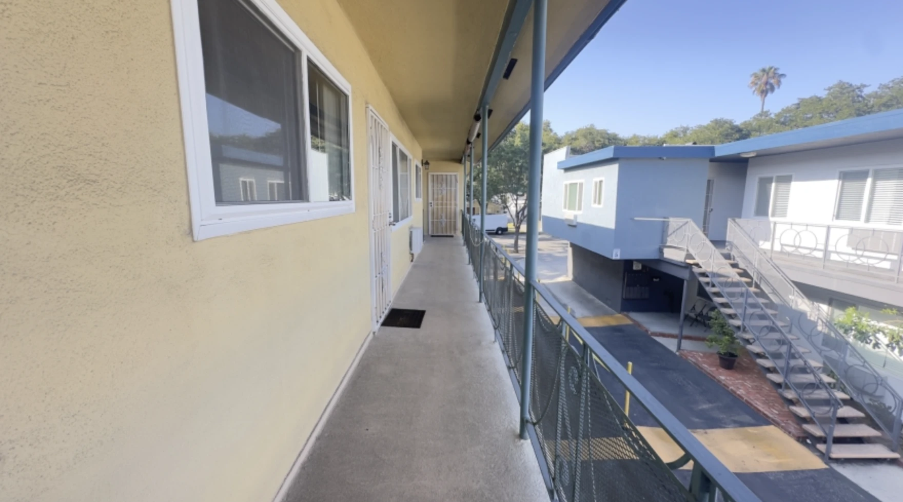 Clean and quiet unit - Glendale, CA