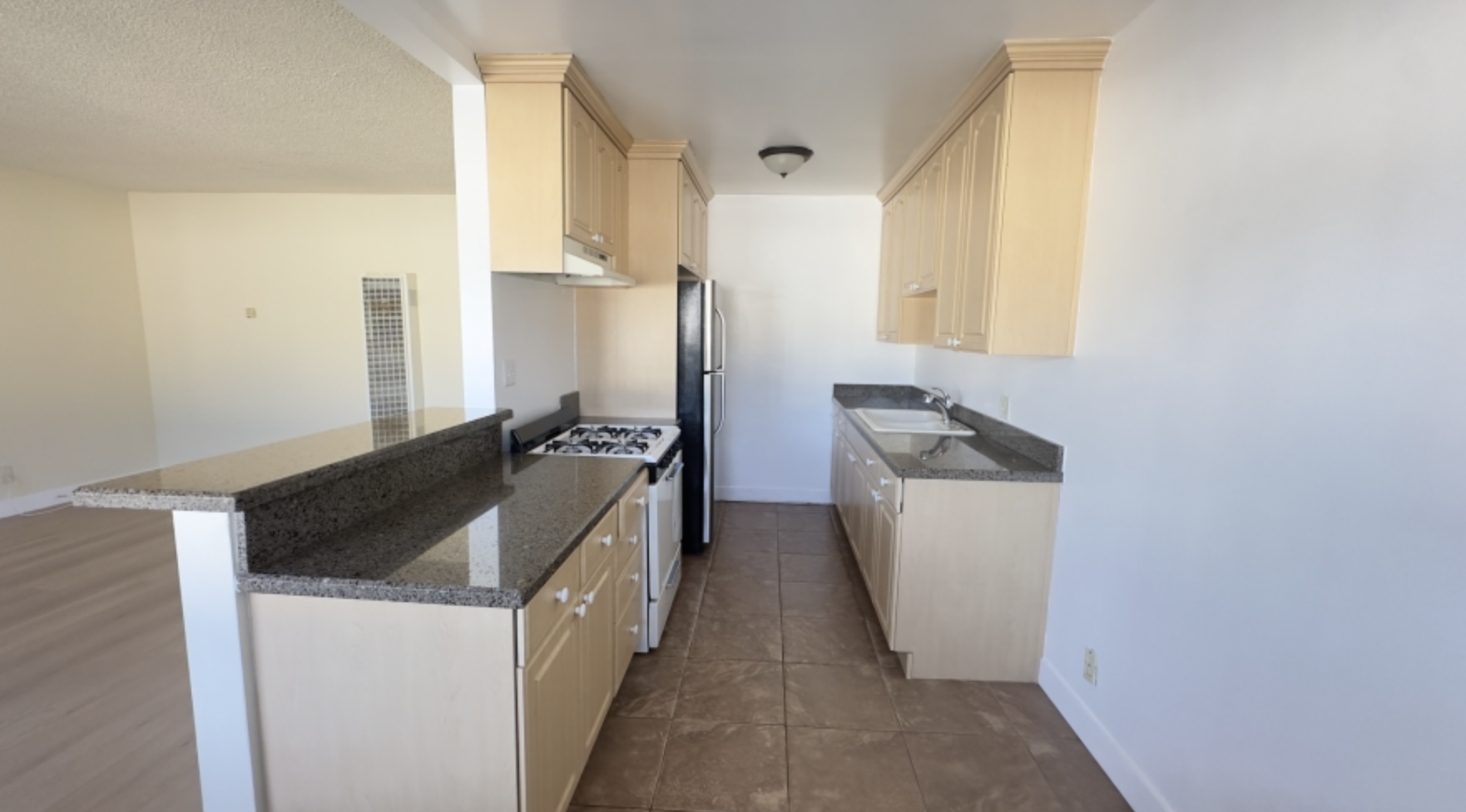 Clean and quiet unit - Glendale, CA - Фото 6