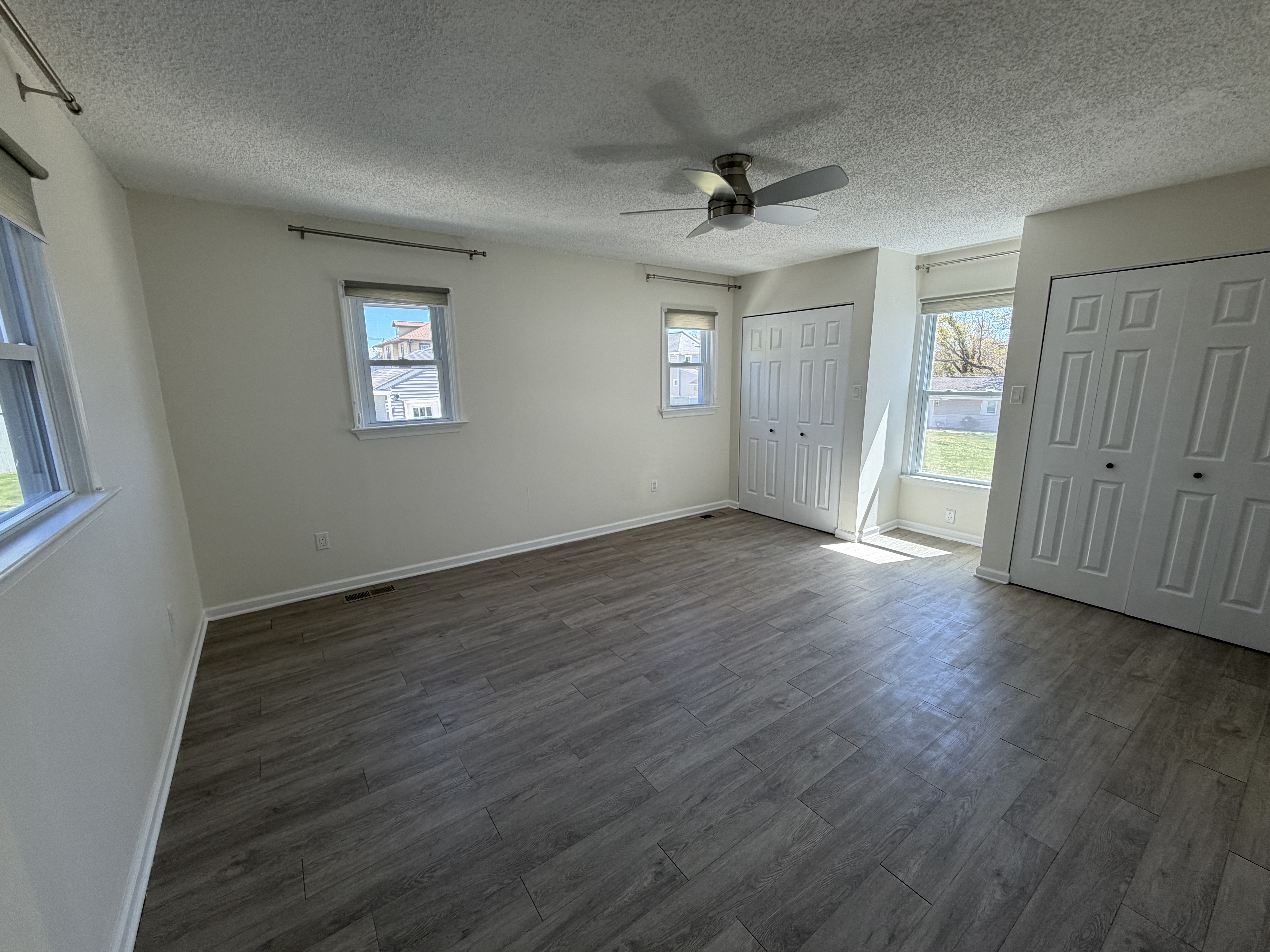 Здається простора 4 Bedroom, 3 Bathroom - Фотографія 11