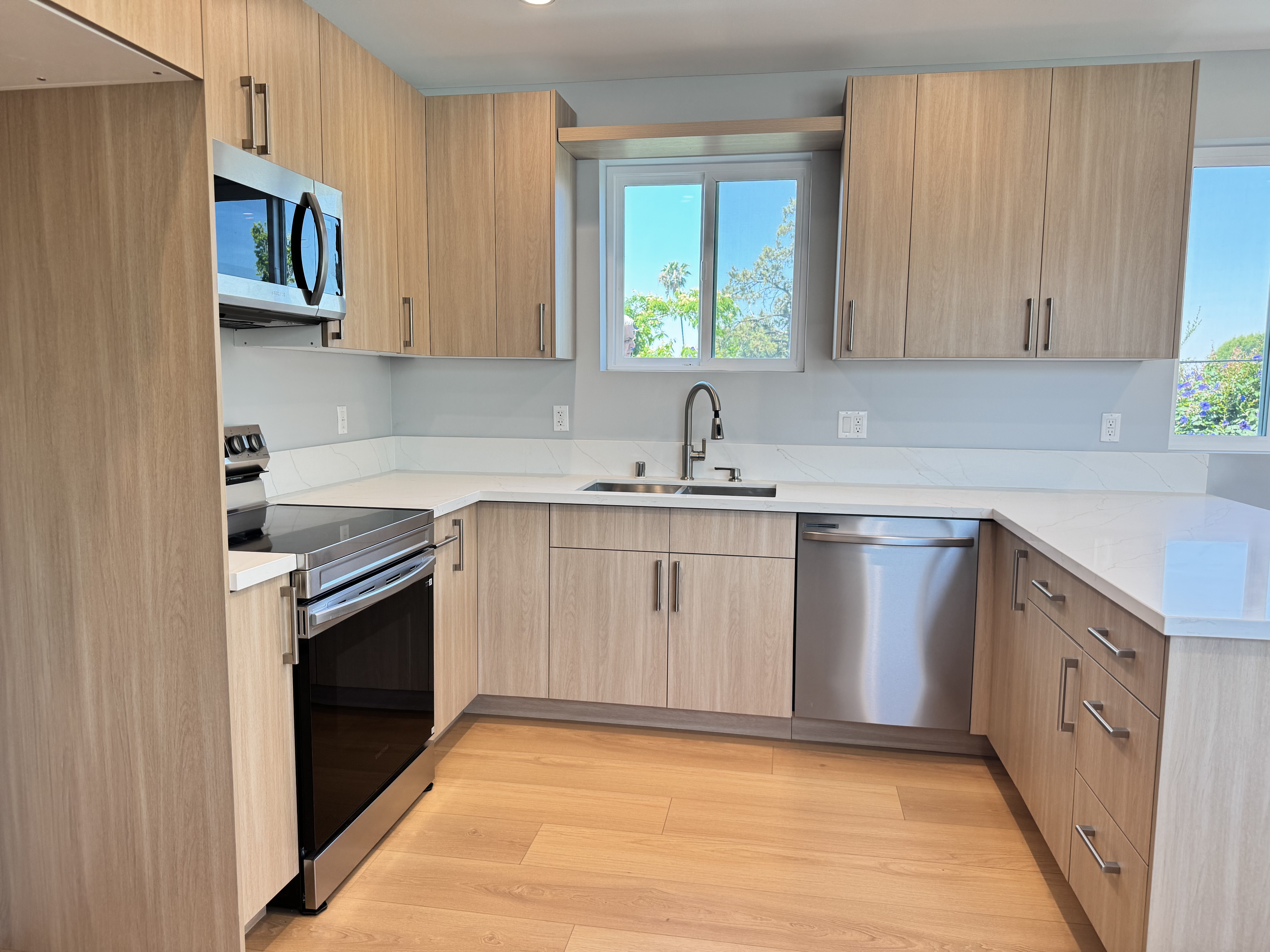 Brand New Modern Upstairs Unit Featuring 2 Bedrooms and 2 Bathrooms - Lake View Terrace,CA - Фото 6
