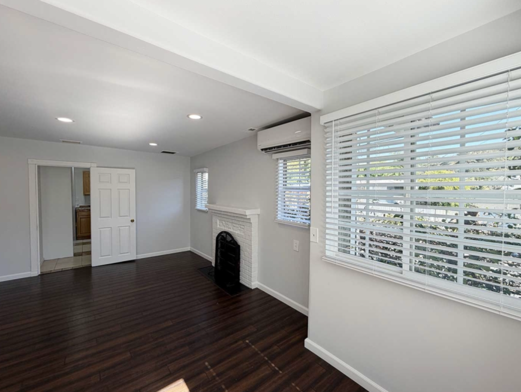 House for Rent - Tujunga, CA - Фото 2