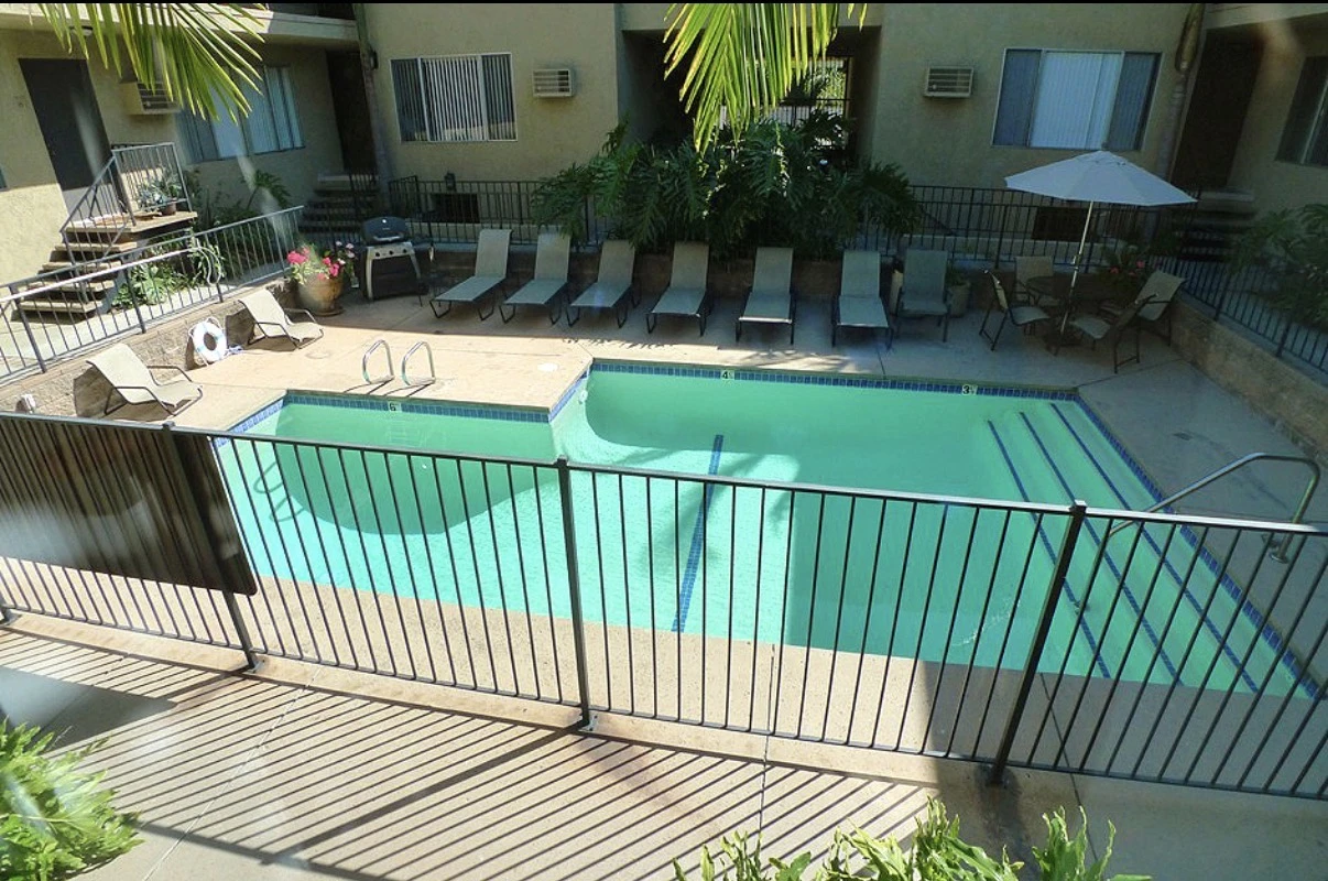 2BD, 1BA квартиры в Studio City