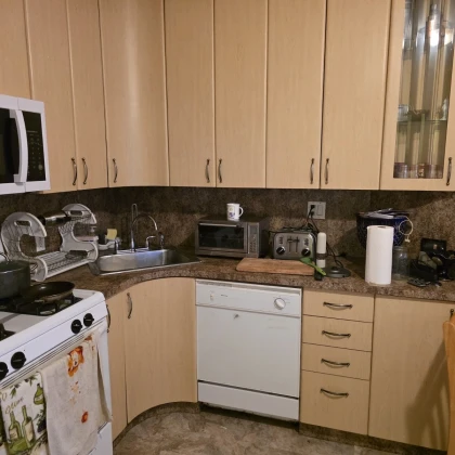 room-for-rent-in-a-shared-apartment-photo