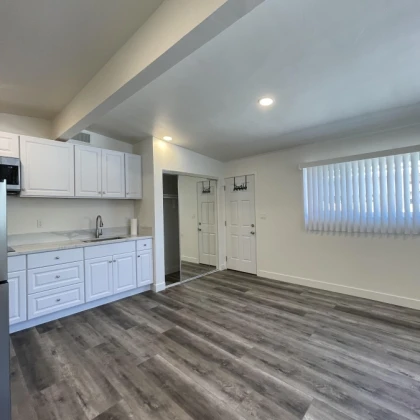 studio-for-rent-reseda-ca-photo