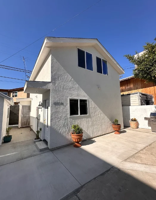 Back House for Rent - Hollywood, CA