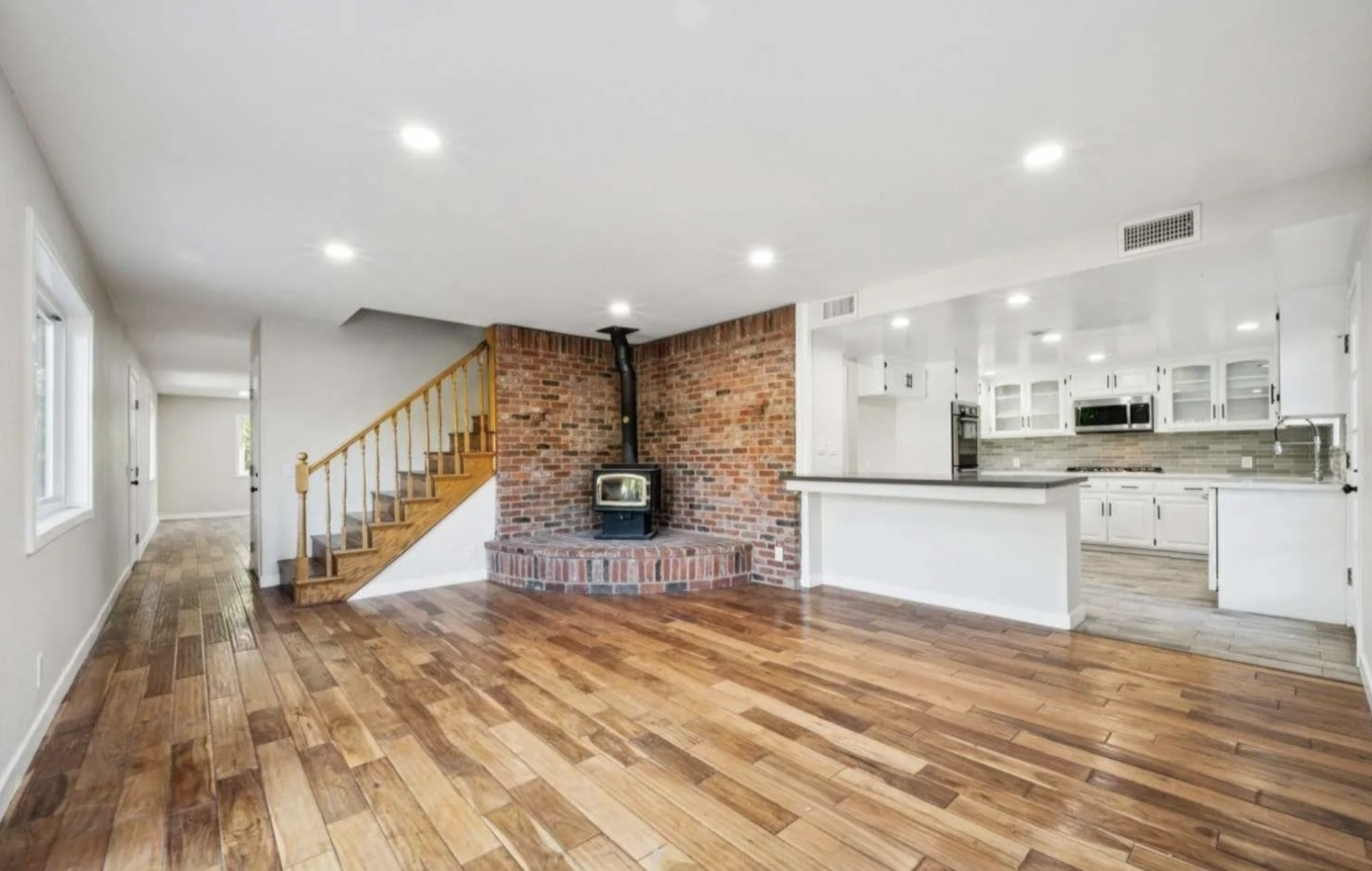 3 bd, 3 ba на продаж - Фотографія 5