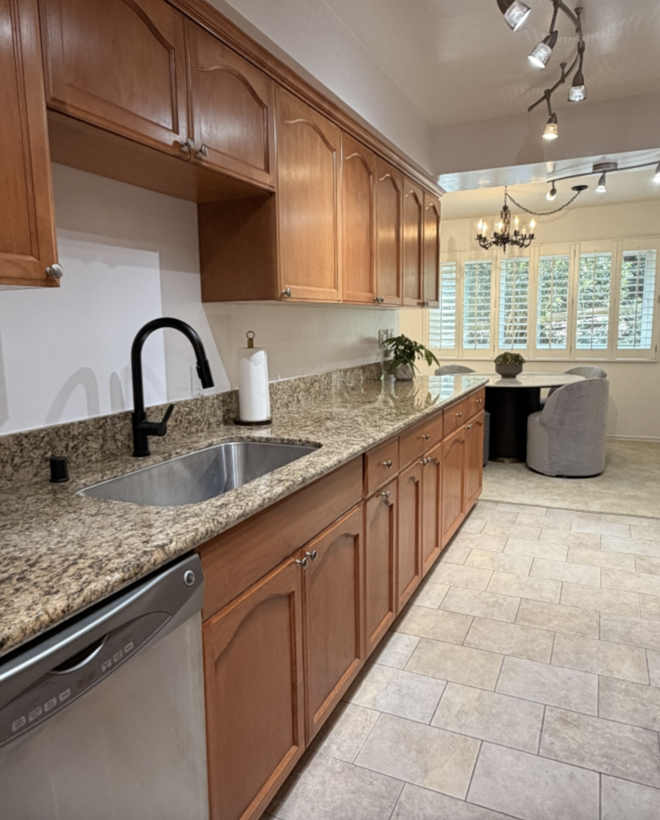 Condo for Rent Near Glendale/ Burbank - Hollywood Hills, CA - Фото 9