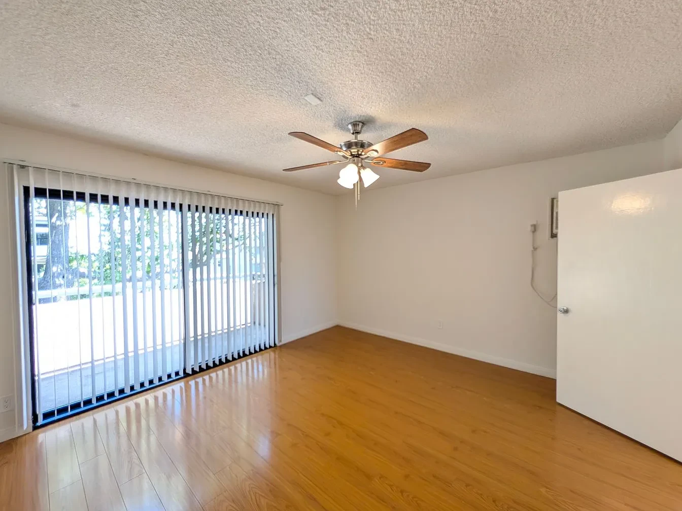 3BD, 2BA квартира ниже Ventura Blvd - Фото 4