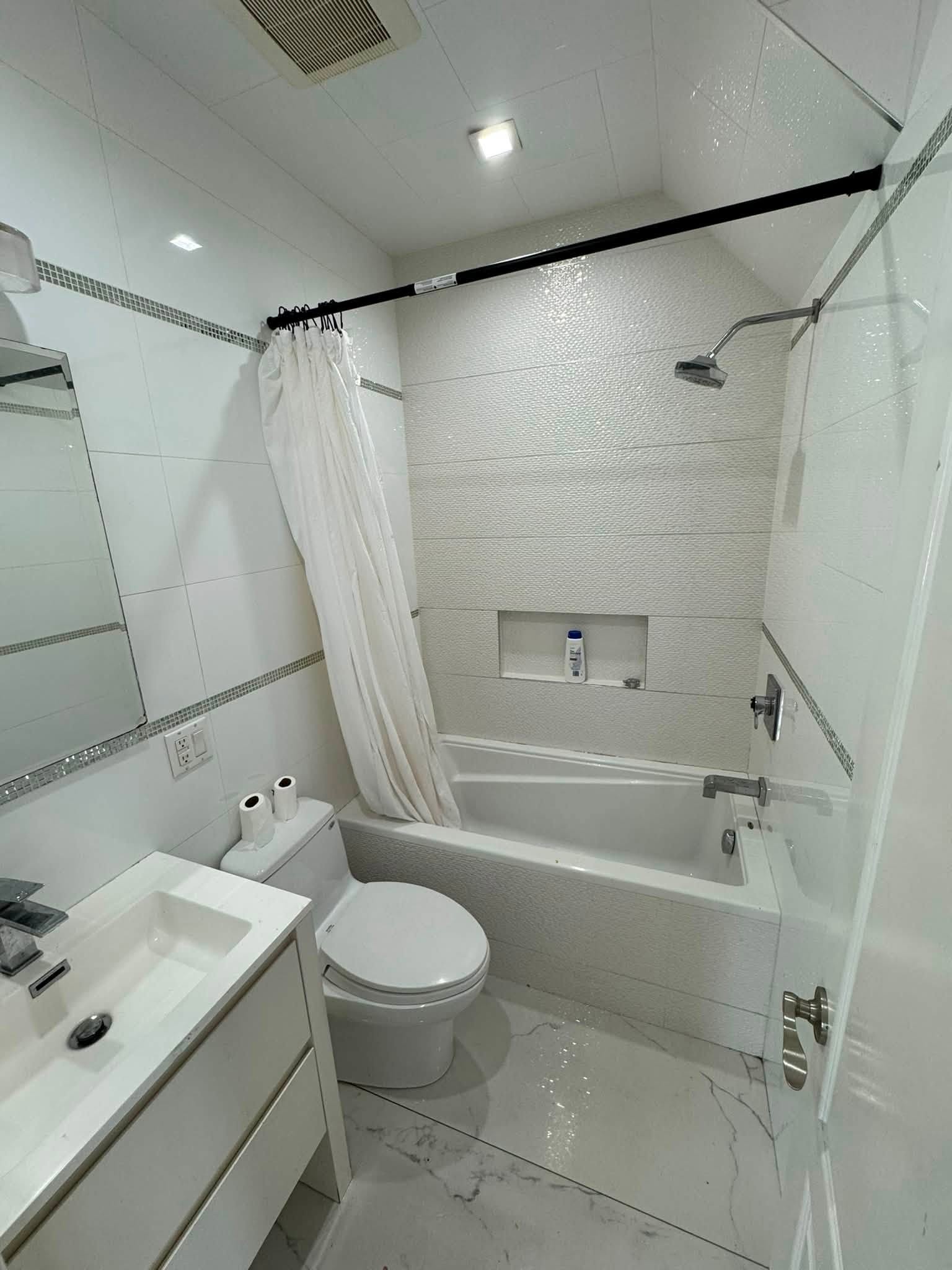 Spacious 4-Bedroom, 3-Bath Rental - Фото 3