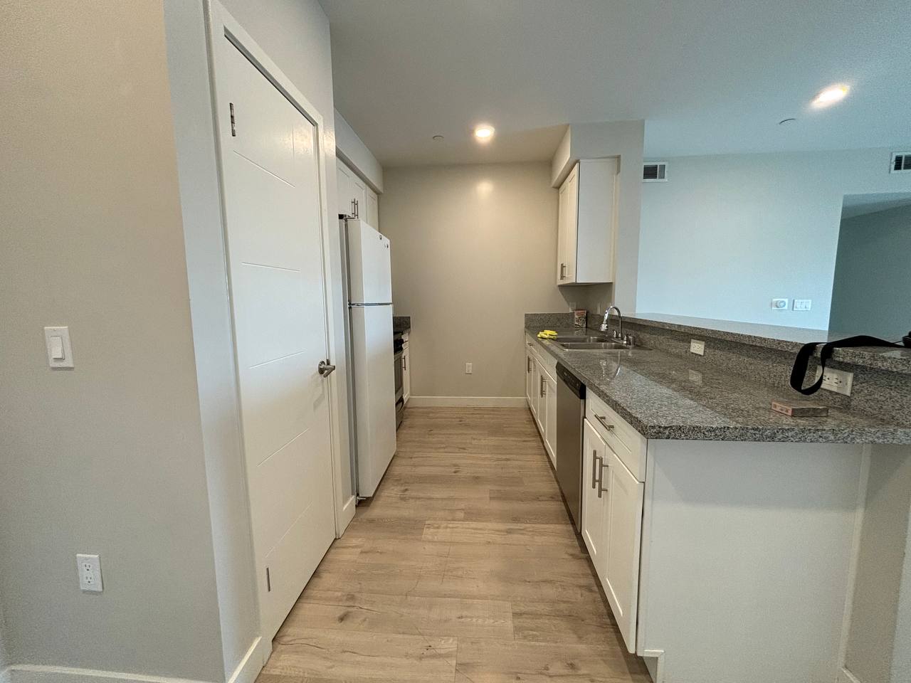 3BD, 2BA квартира в здании с детской комнатой и спортзалом - Фото 4
