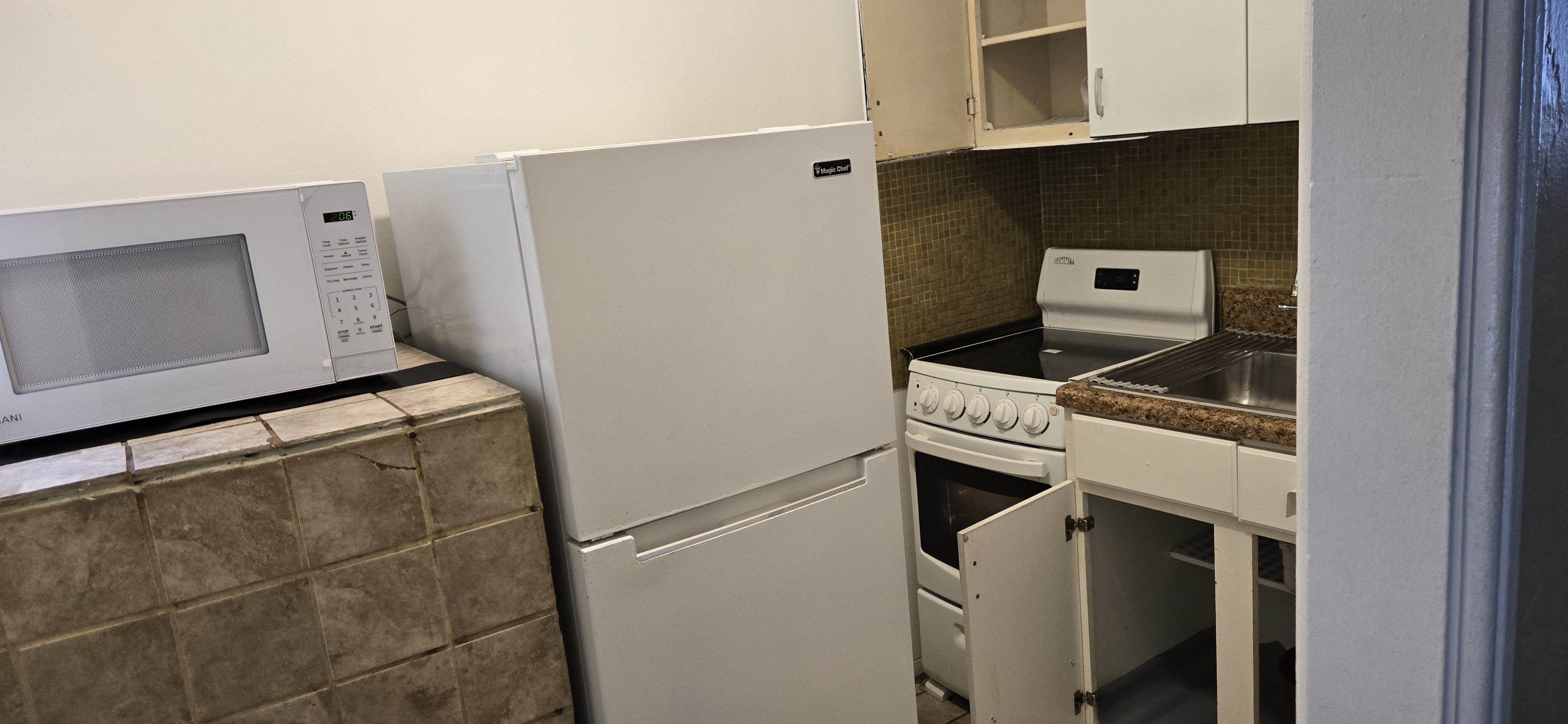 Spacious 1 bedroom 1 bath apart in well-kept vintage property - excellent central location 2 blocks from Young Circle! - Фото 9