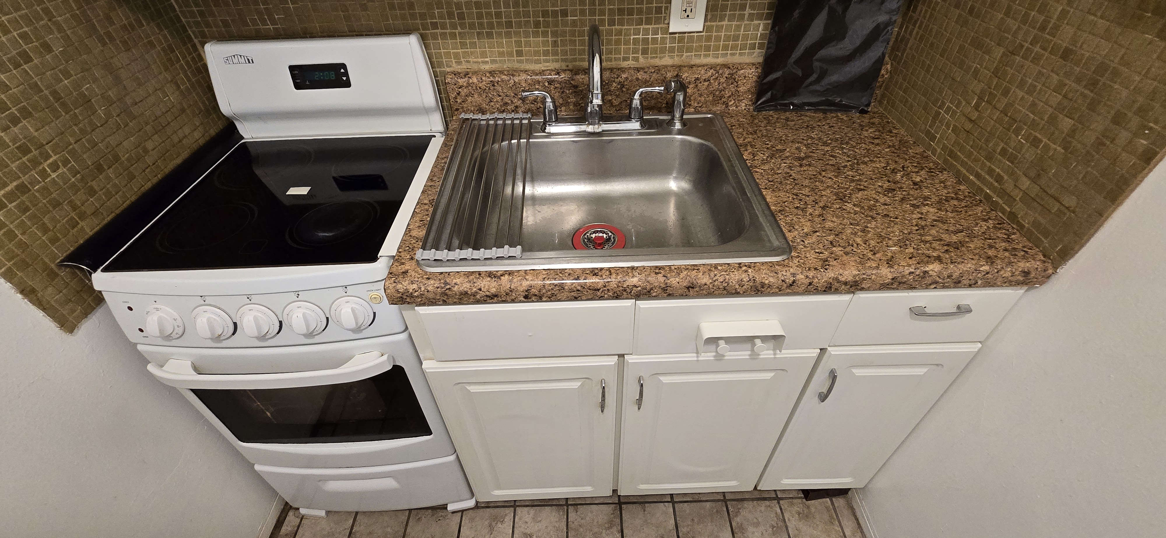 Spacious 1 bedroom 1 bath apart in well-kept vintage property - excellent central location 2 blocks from Young Circle! - Фото 10