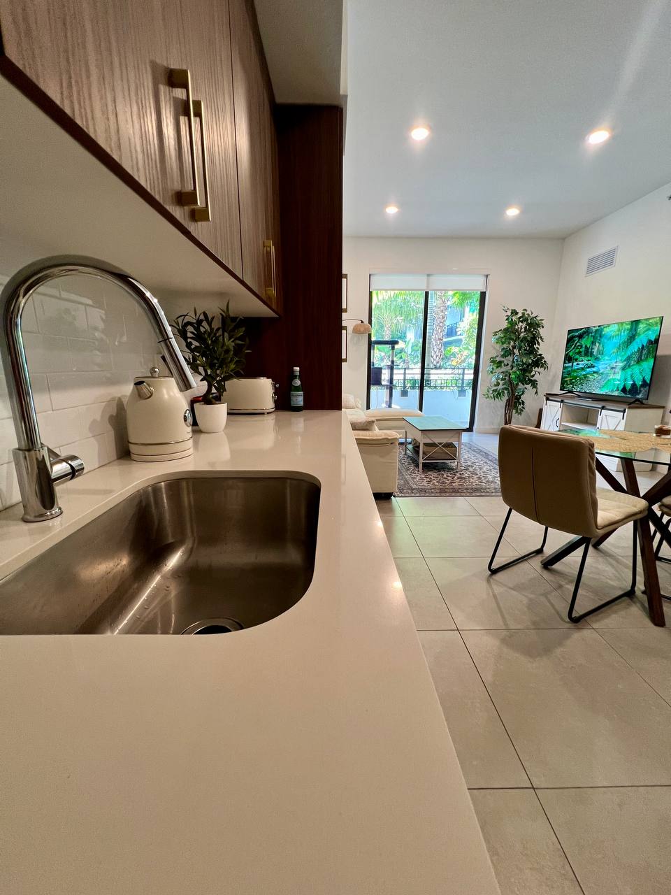 Полностью меблированная 1-bedroom квартира в Downtown Hollywood - Фото 6