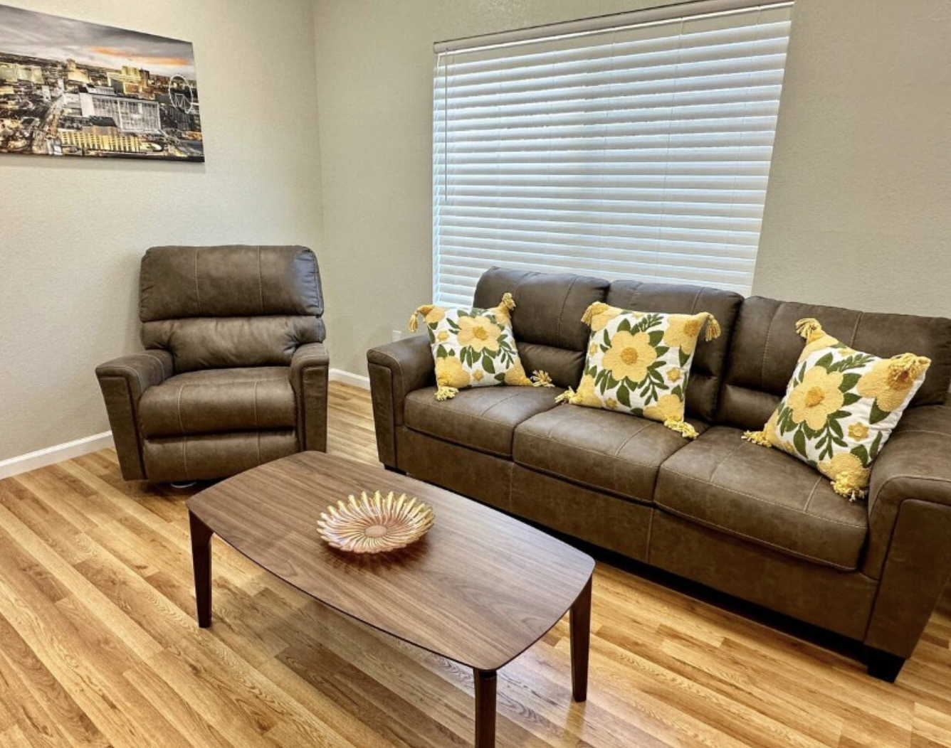 Fully furnished 2B, 2B Condo for rent - Фото 3