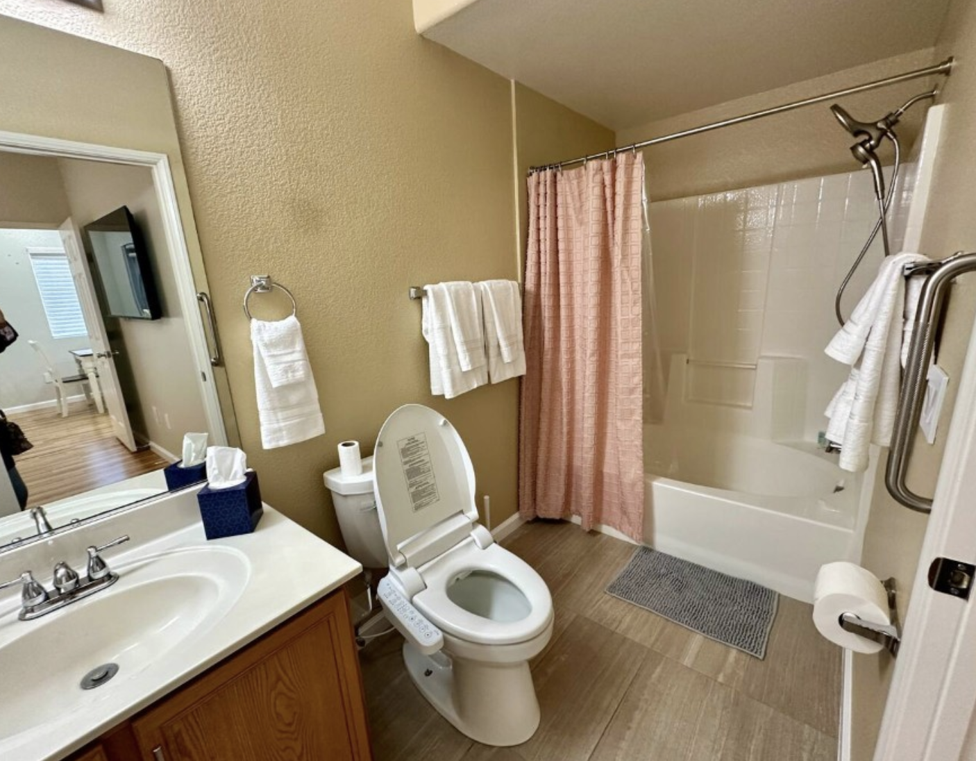 Fully furnished 2B, 2B Condo for rent - Фото 10