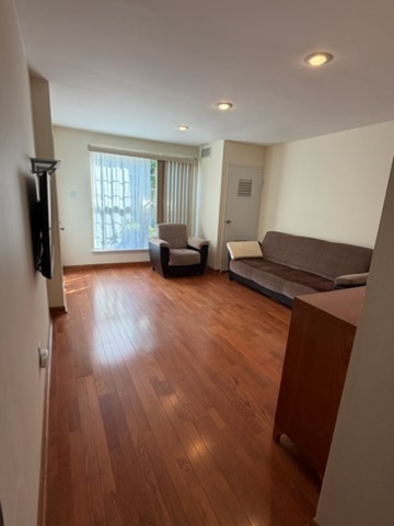 Well-Maintained 1 Bedroom, 1 Bathroom - Фото 2