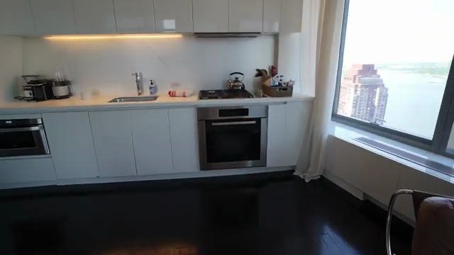 Beautifully Furnished 2 Bedroom Apartment high-floor unit - Фото 5