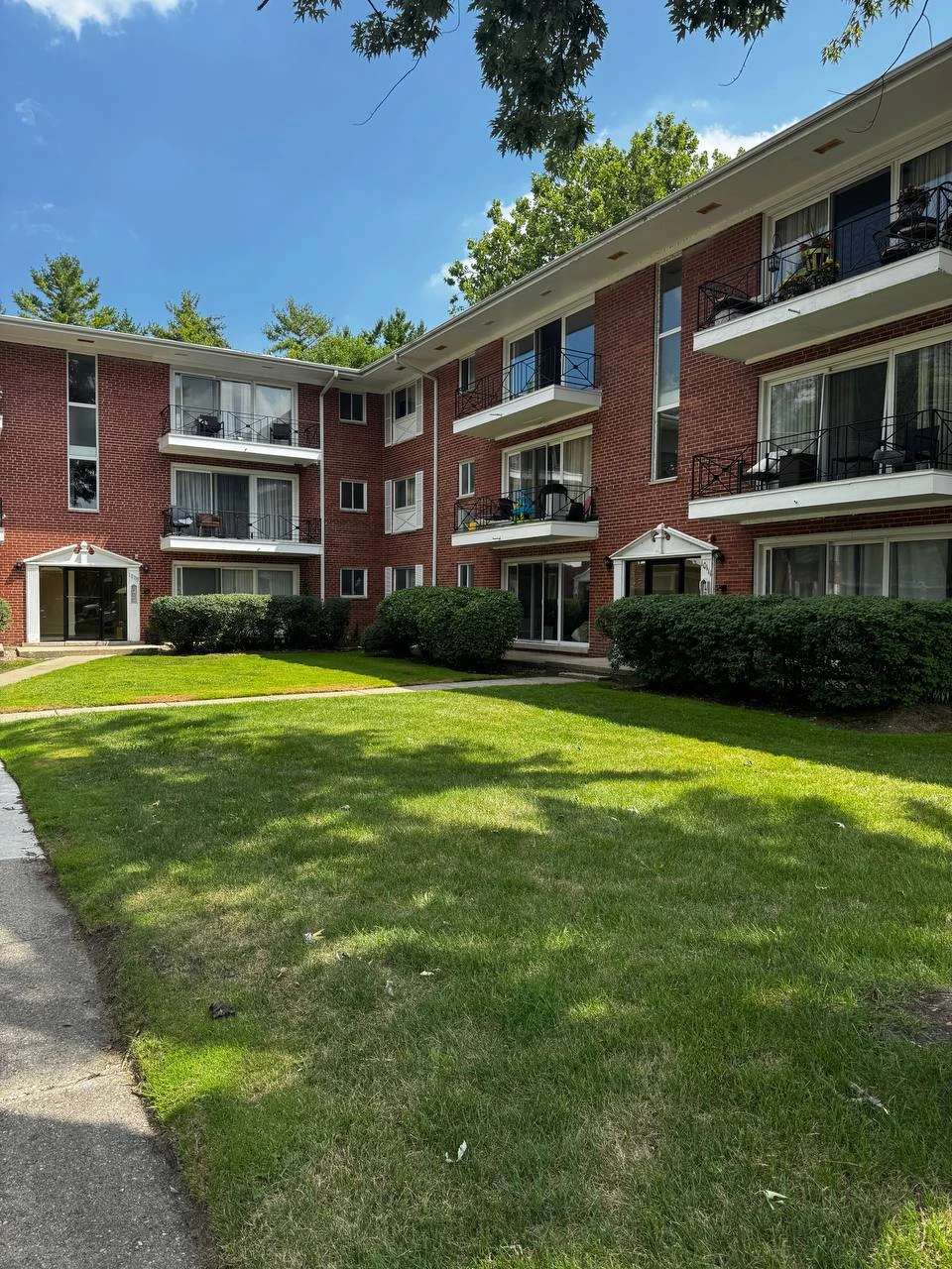 1bed, 1bath ready today