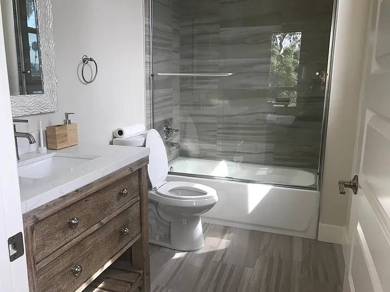 NoHo Arts District! Townhouse with garage and private rooftop deck! - Фото 5