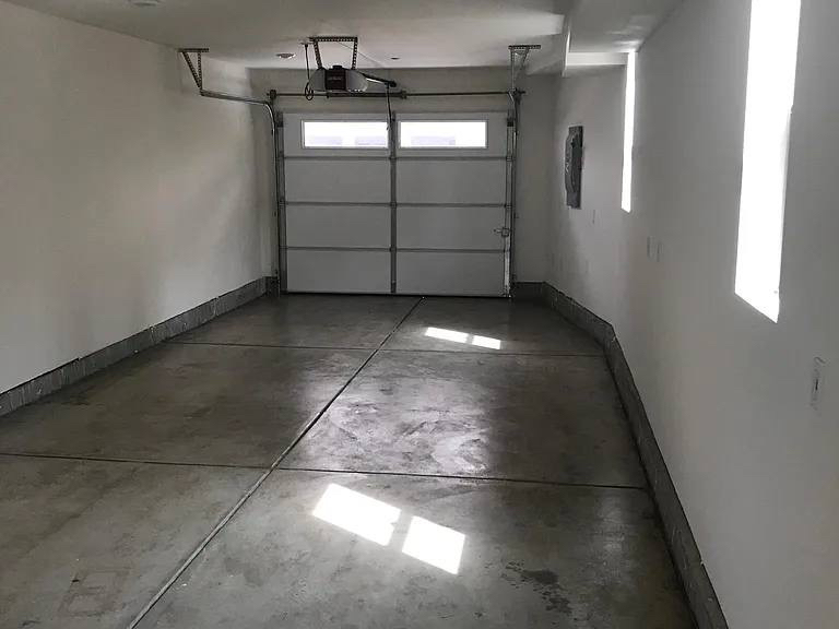 NoHo Arts District! Townhouse with garage and private rooftop deck! - Фото 7