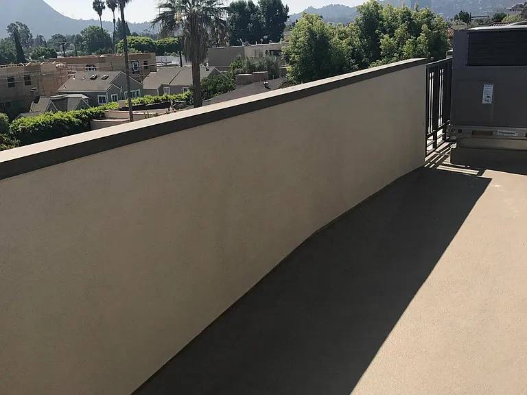 NoHo Arts District! Townhouse with garage and private rooftop deck! - Фото 8