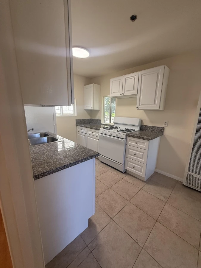 Charming Private Studio Bungalow in Prime West Hollywood - West Hollywood, CA