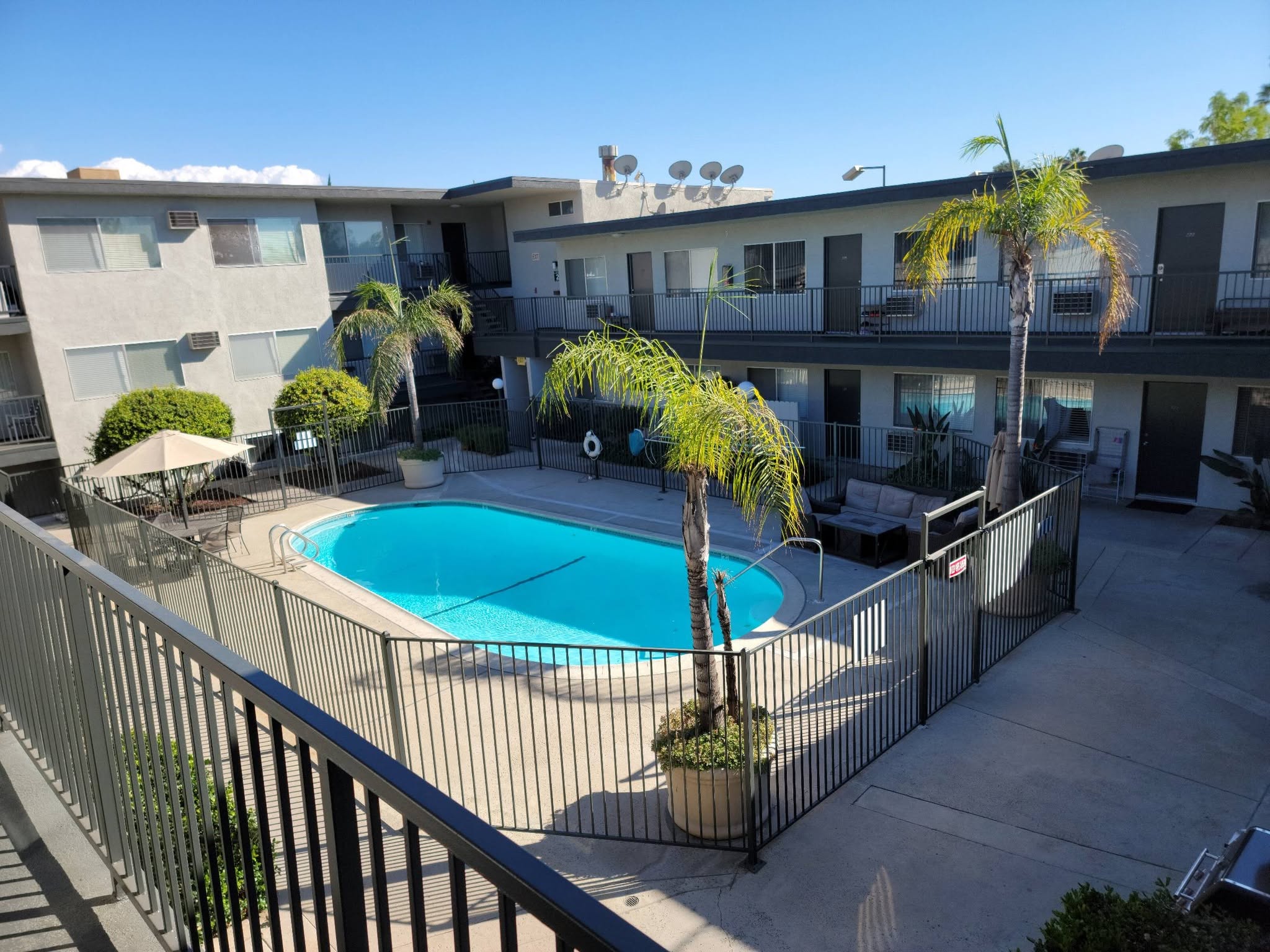 Room for rent in a shared 1BR - Фото 7