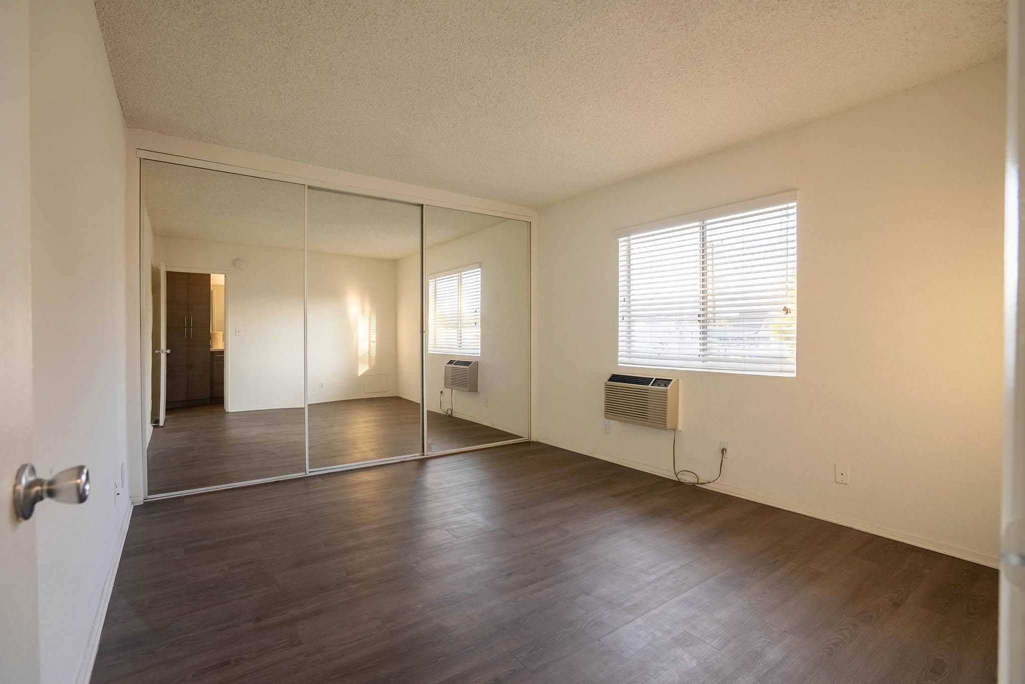 Room for rent in a shared 1BR - Фото 12