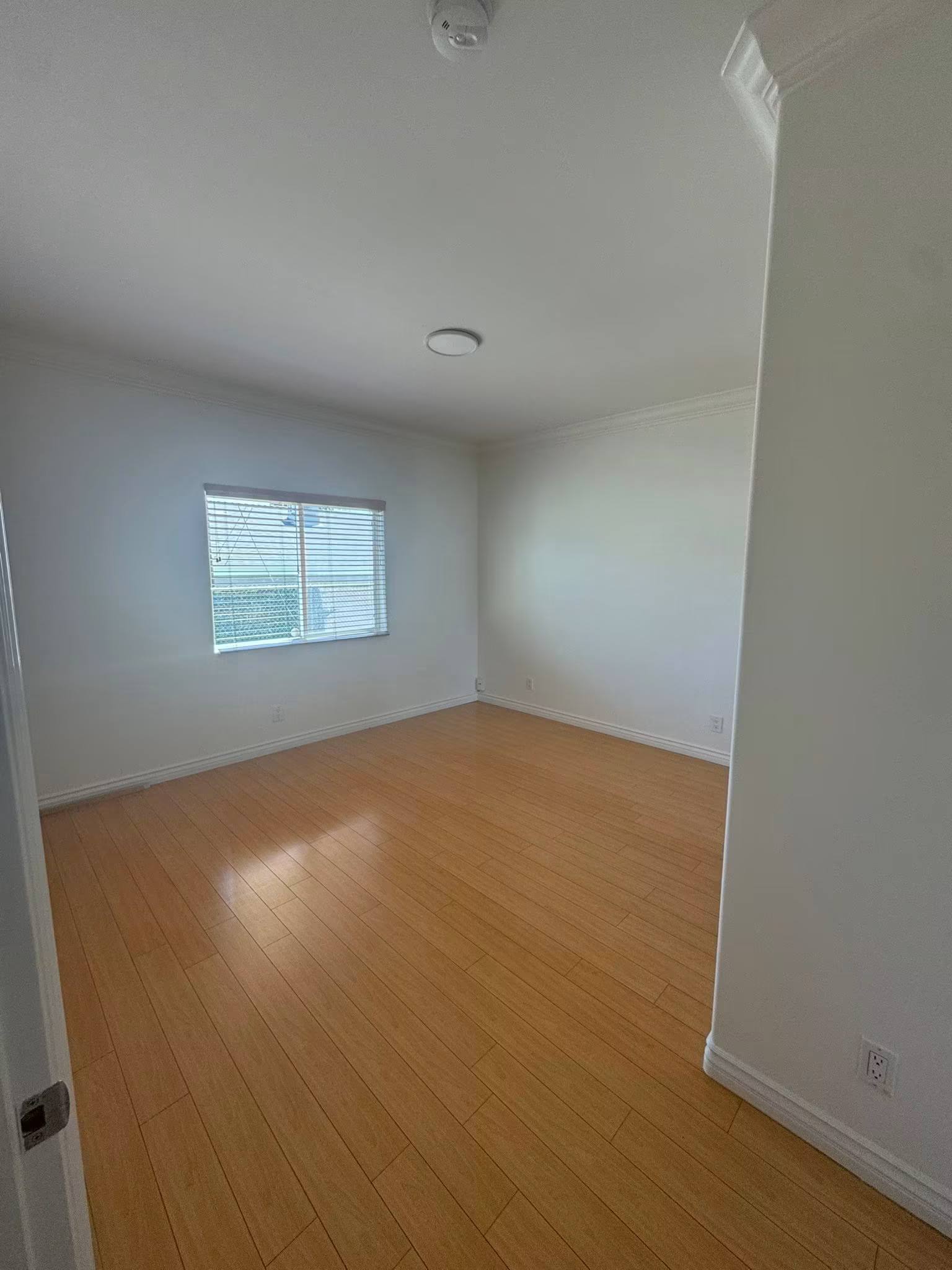 Сдается Master Bedroom и Bedroom в большом 2х этажном доме в Van Nuys - Фото 5