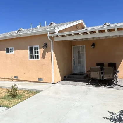 back-house-for-rent-sunland-ca-photo